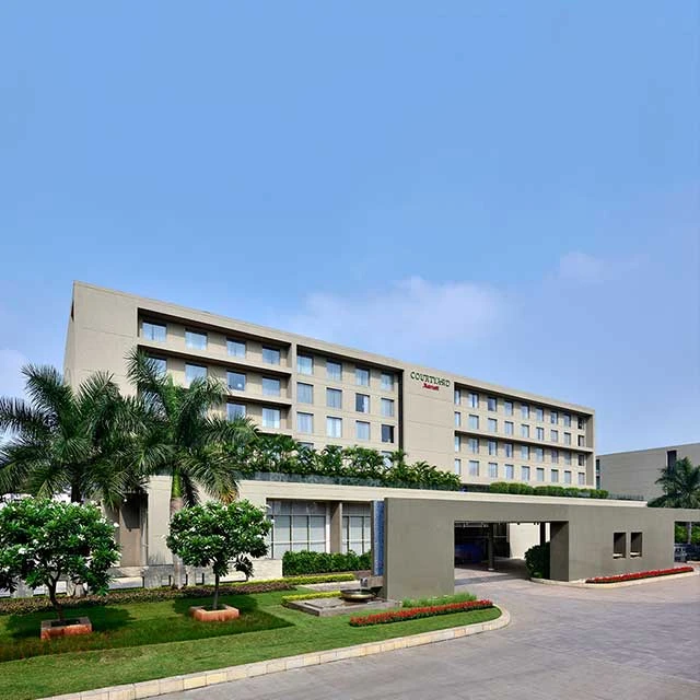 https://www.panchshil.com/asset/images/properties/courtyard-by-marriott-749056176.webp